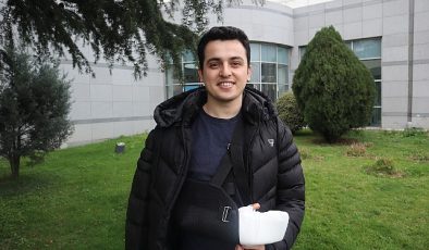 10 saatlik bir ameliyatla ayak parmağı, eline nakledildi
