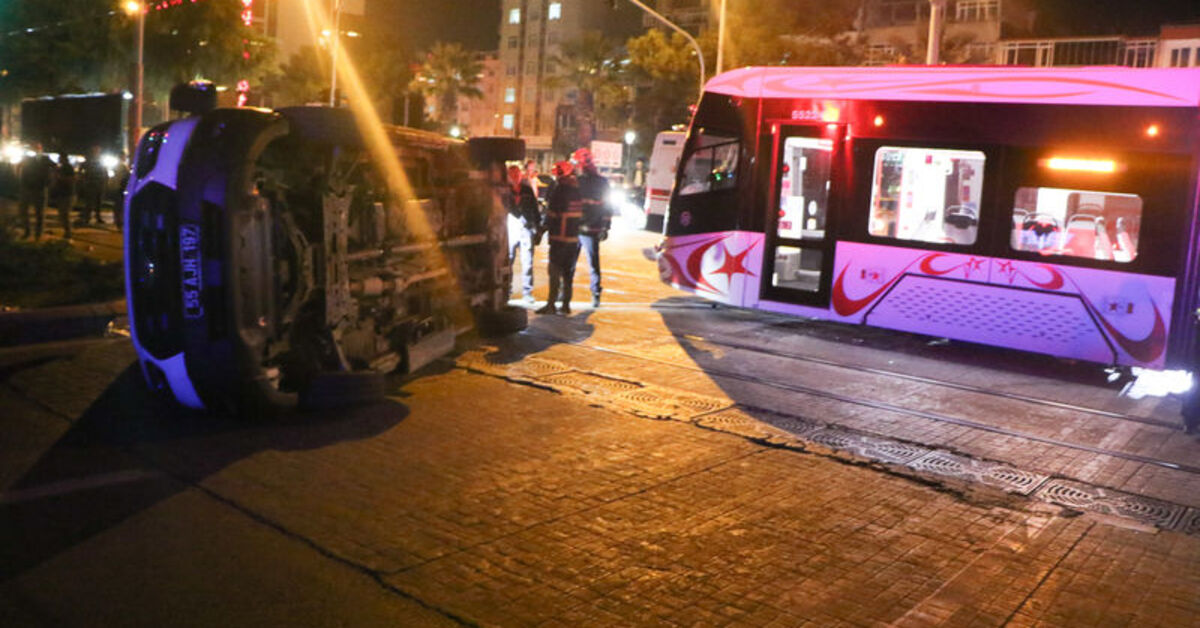 Samsun’da tramvay ile ambulans çarpıştı: 3’ü sağlık çalışanı 4 yaralı