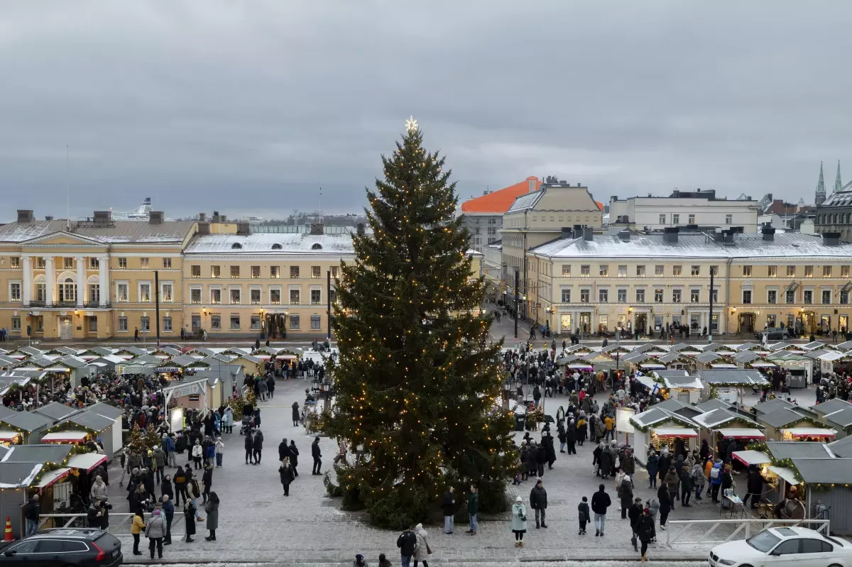 Helsinki’de Yoğun Noel Pazarı İlgisi
