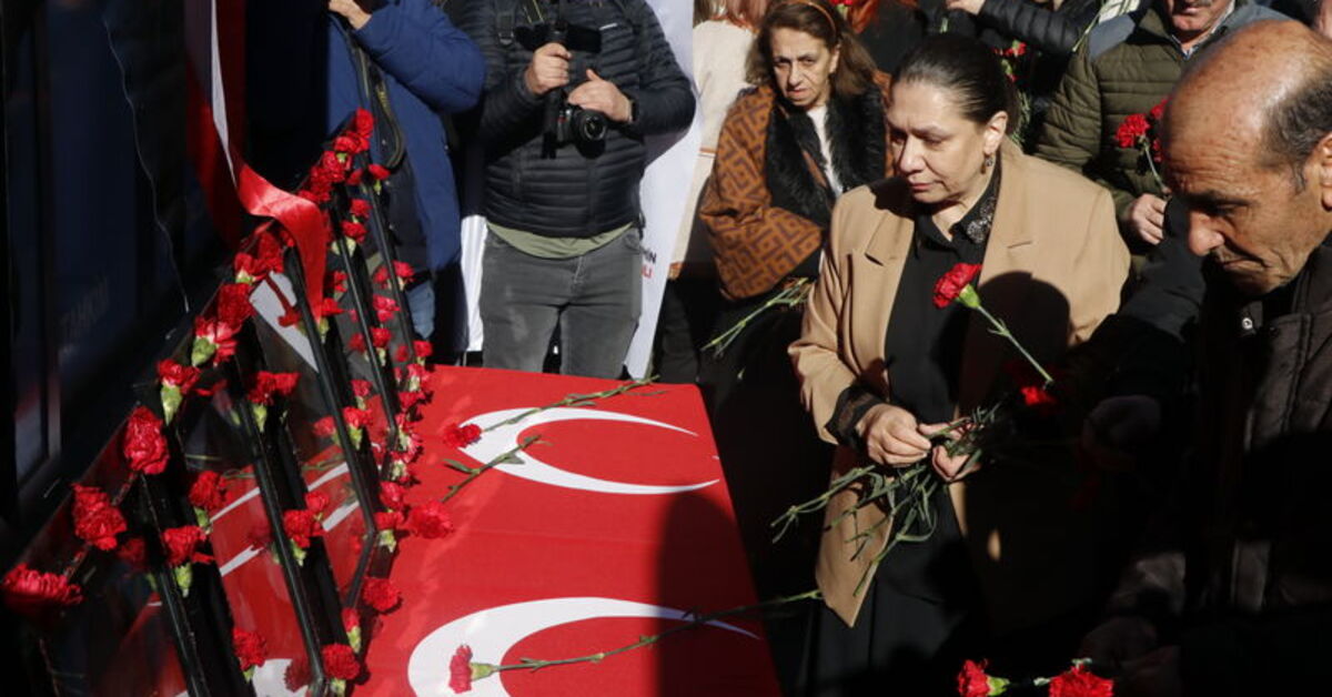 Diyarbakır’da dershane önündeki bombalı saldırıda ölenler anıldı