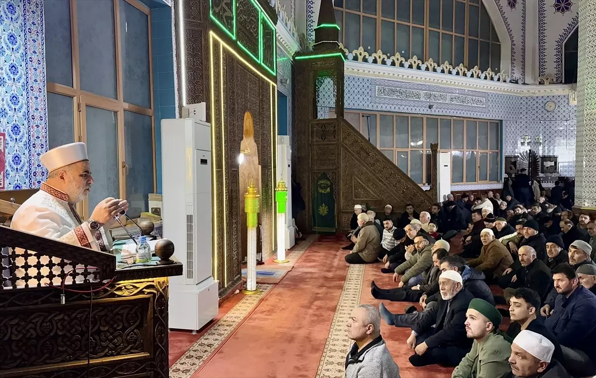 Regaip Kandili’nde Barış ve Kul Hakkı Vurgusu