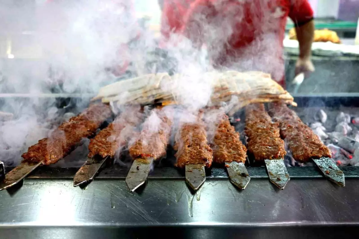 Adana’da Ramazan’da Kebap Coşkusu