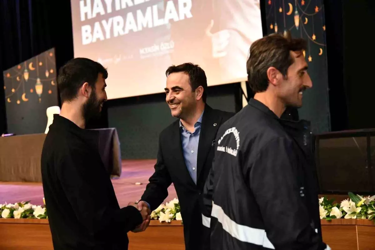 Başiskele Belediye Başkanı Yasin Özlü, Personeliyle Bayramlaştı