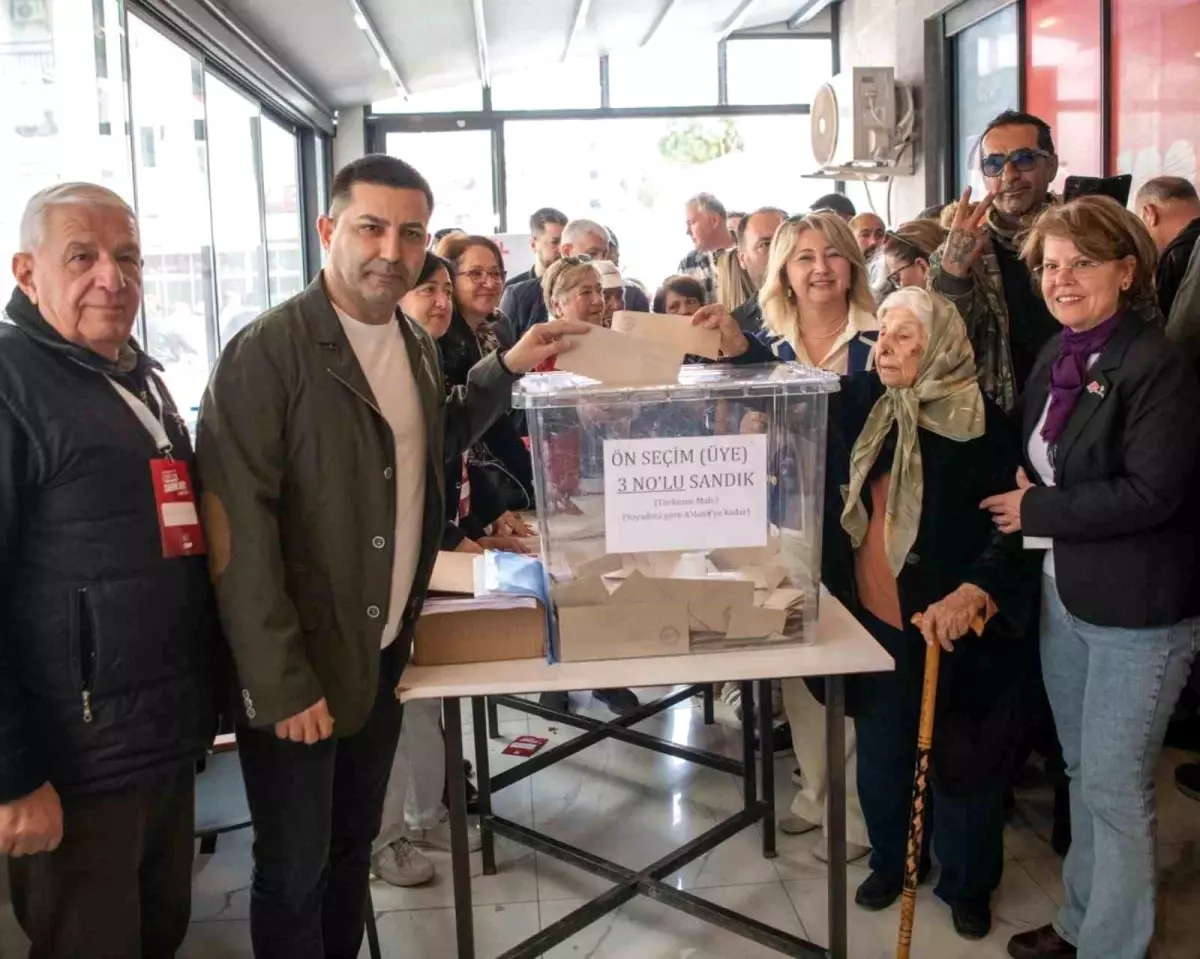 Kuşadası’nda CHP Ön Seçimi Yoğun İlgiyle Gerçekleştirildi